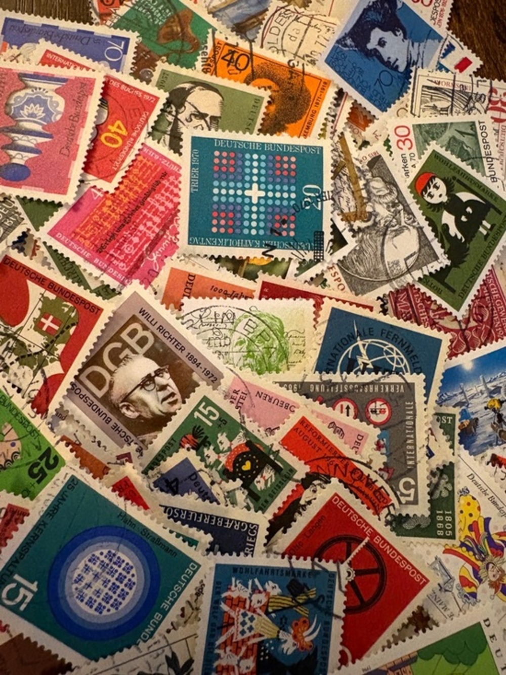 150 Assorted German/ Deutsche Bundespost Postage Stamps- LOT #7